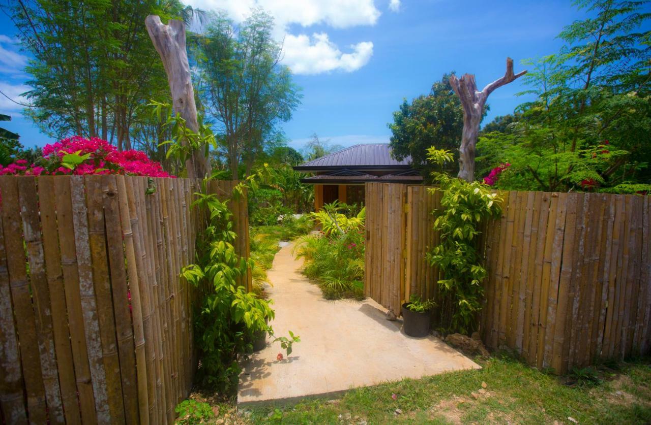 Chekesh Casa Hotel Siquijor Bagian luar foto