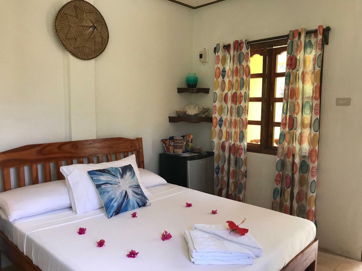 Chekesh Casa Hotel Siquijor Bagian luar foto
